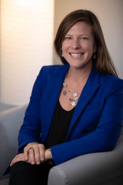 Headshot of Lindsey Kronforst