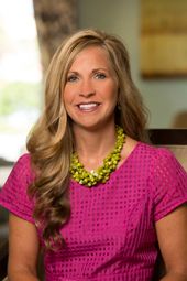 Headshot of Lori Walsh
