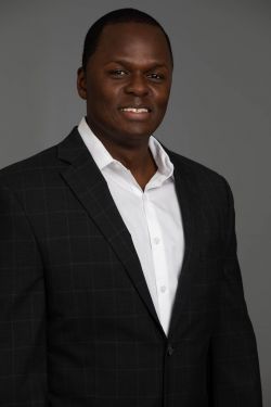 Headshot of Shawn Smith